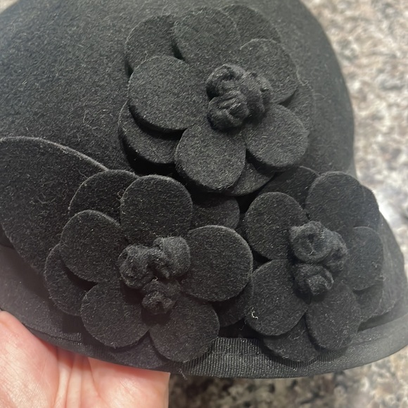 Black cloche hat excellent condition - Picture 2 of 5